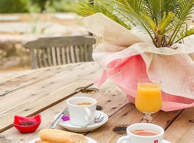 De La Foret Bonifatu 2* كالينزانا